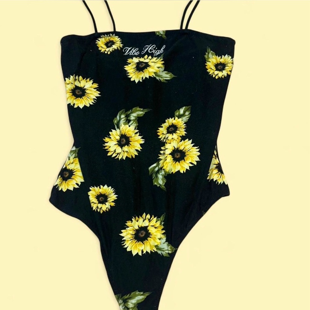 Rue21 Black Sunflower Print Apparel